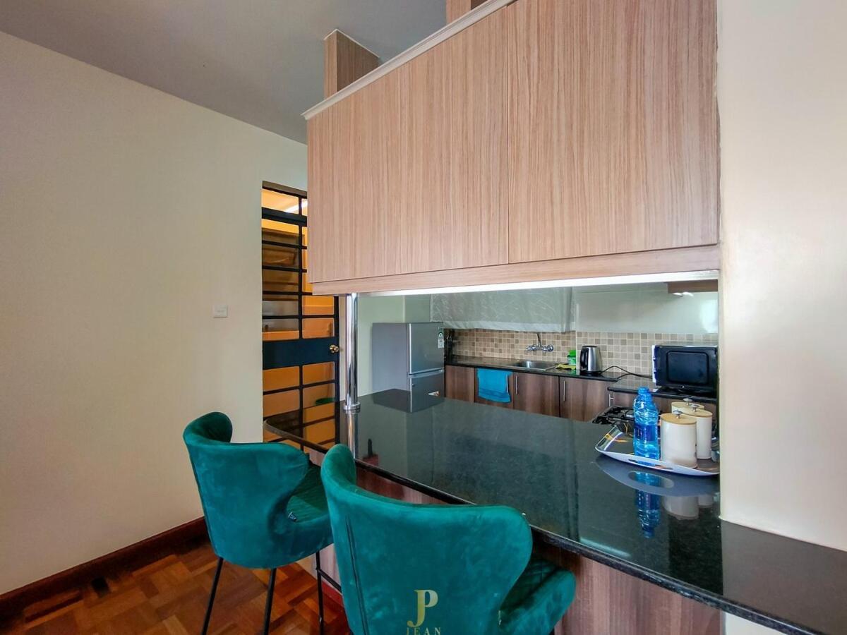 Westland Hub Fifth Apartment