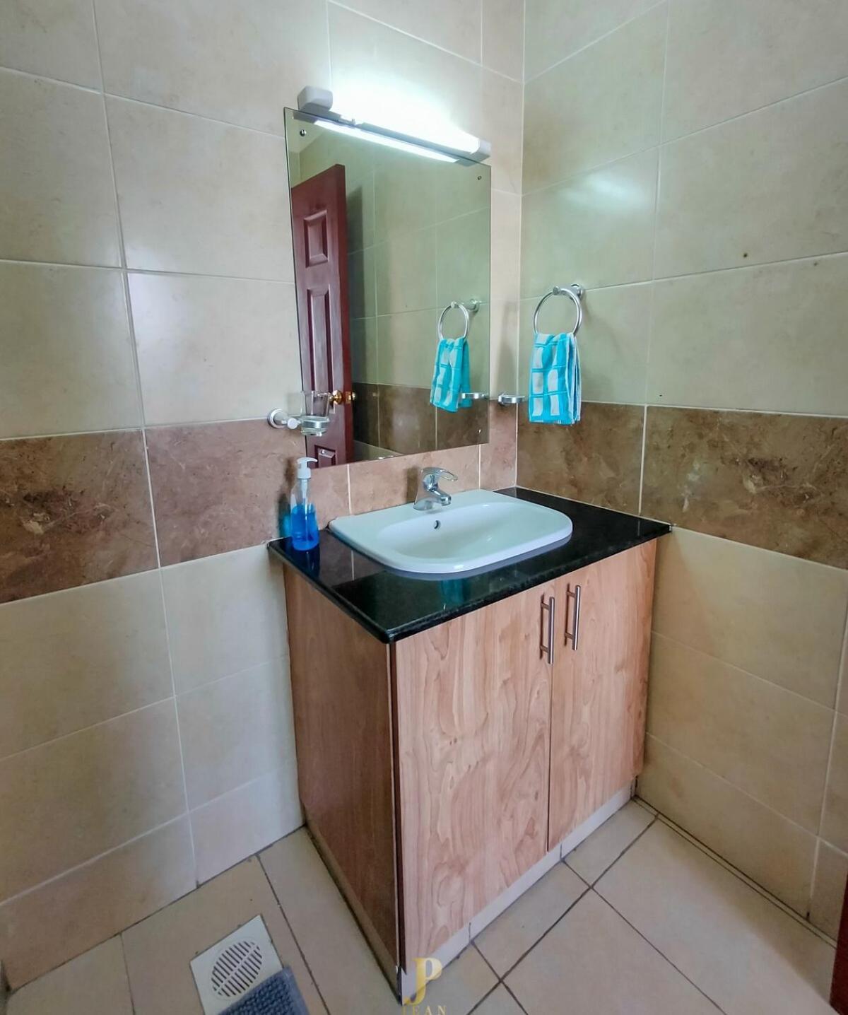 Westland Hub Fifth Apartment
