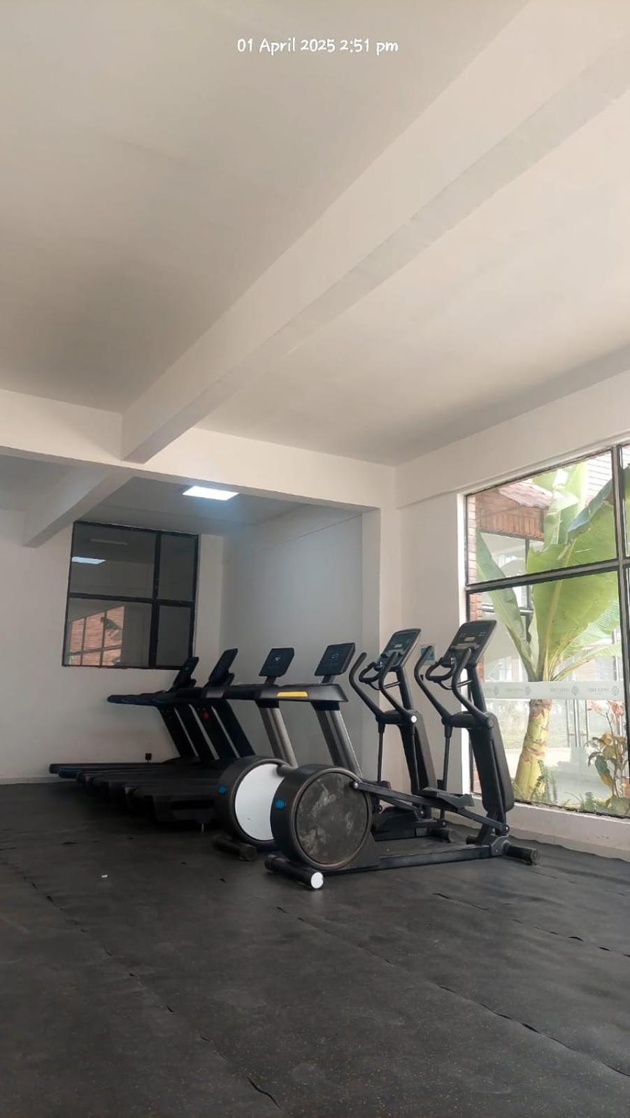 Emerald Suites-ke Apartment
