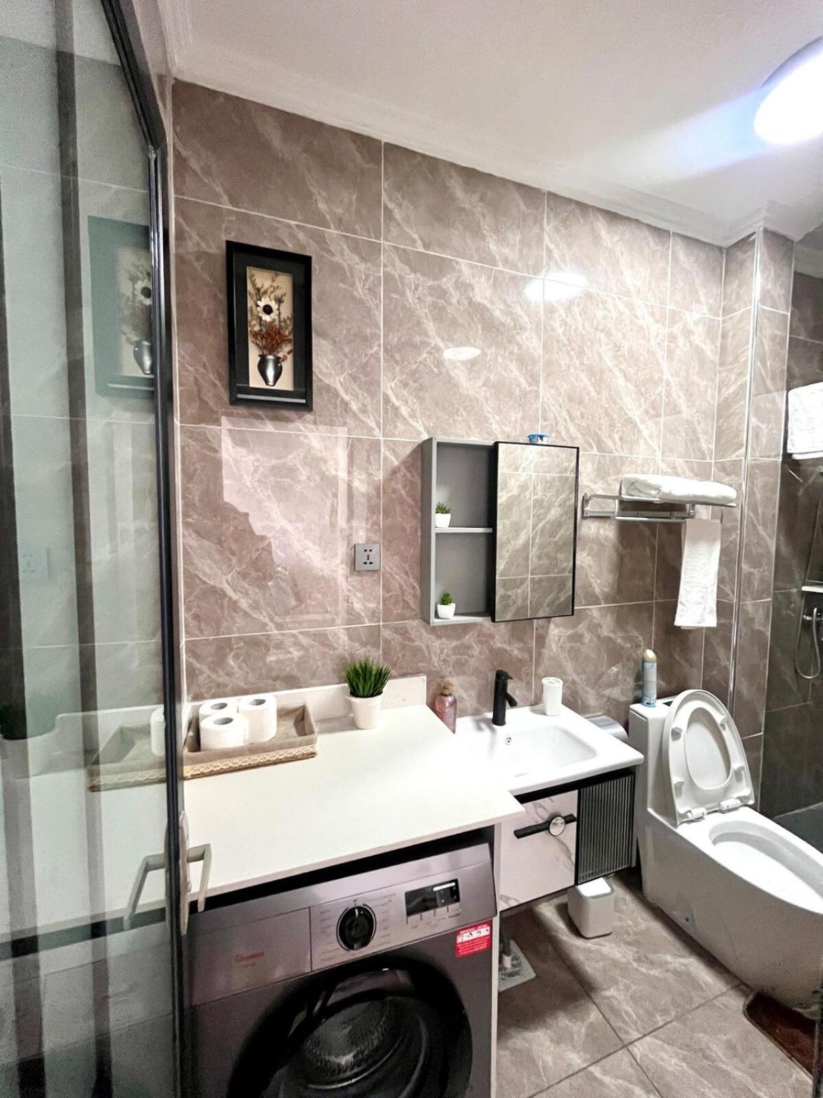 Apartment 1 Bdr With Gym And Rooftop Bar In Kilimani