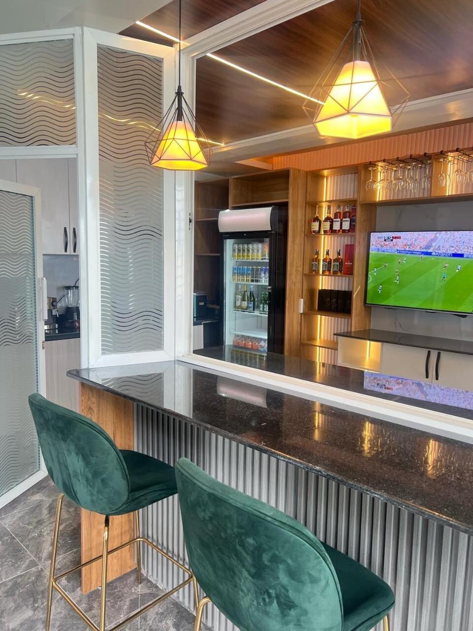 1 Bdr With Gym And Rooftop Bar In Kilimani Apartment *