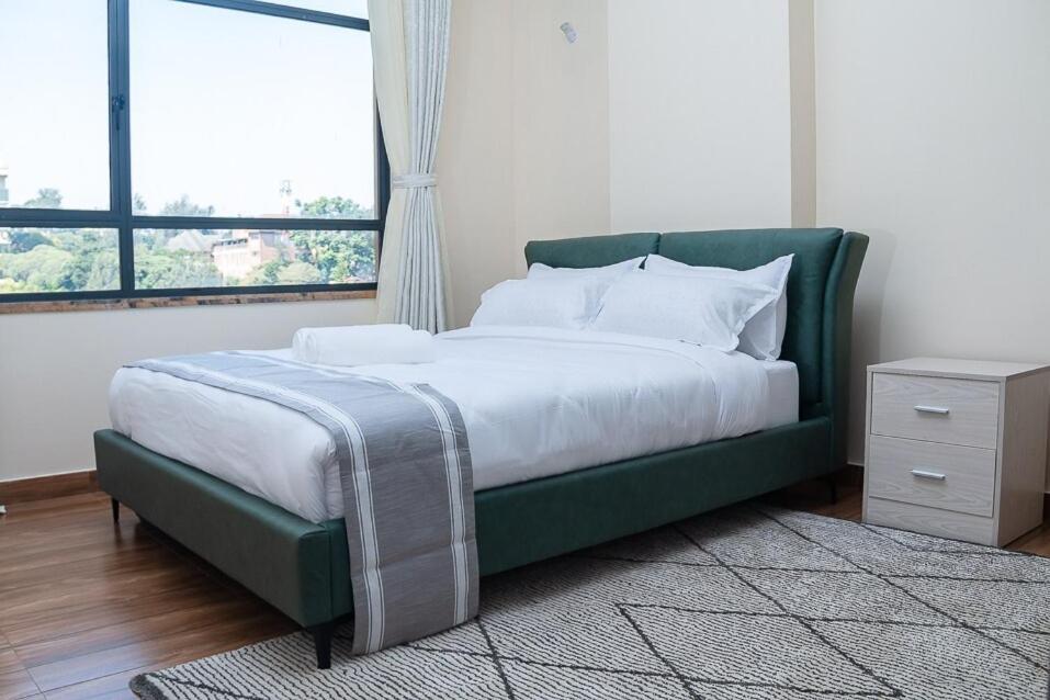Apartment Stylish Overlooking A River Nairobi