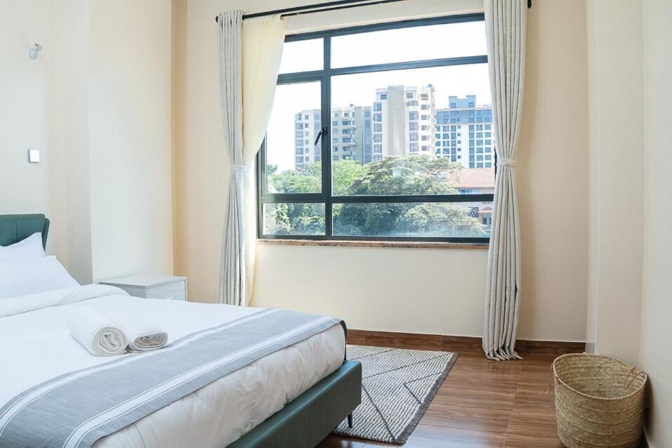 Apartment Stylish Overlooking A River