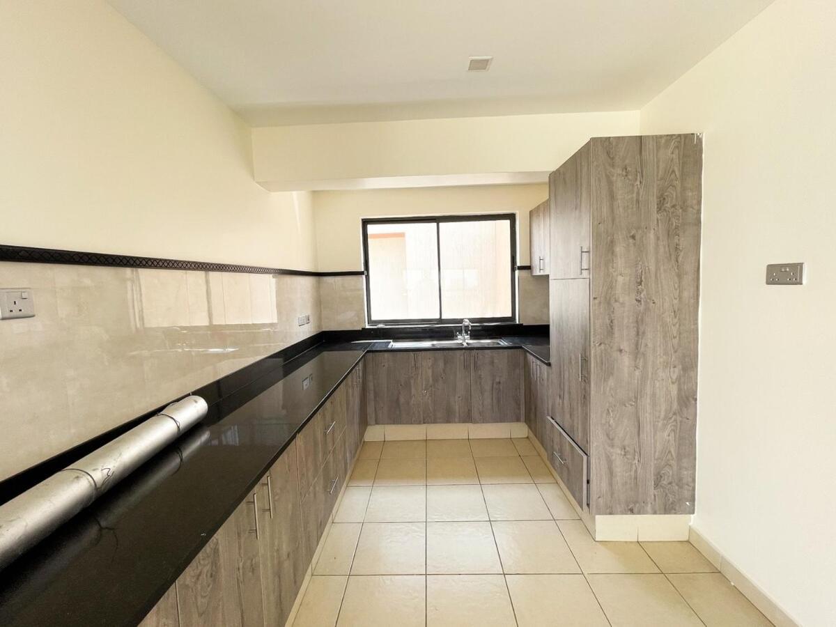 Apartment Stylish Overlooking A River Nairobi