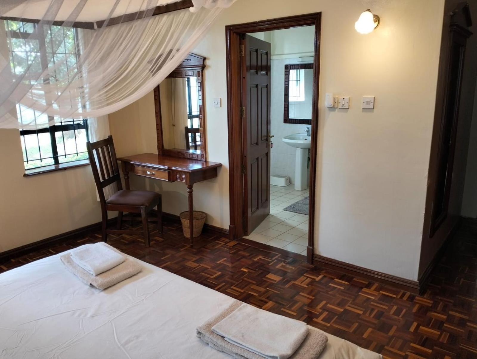 Bed & Breakfast Chez Joep - Corner Guestroom *