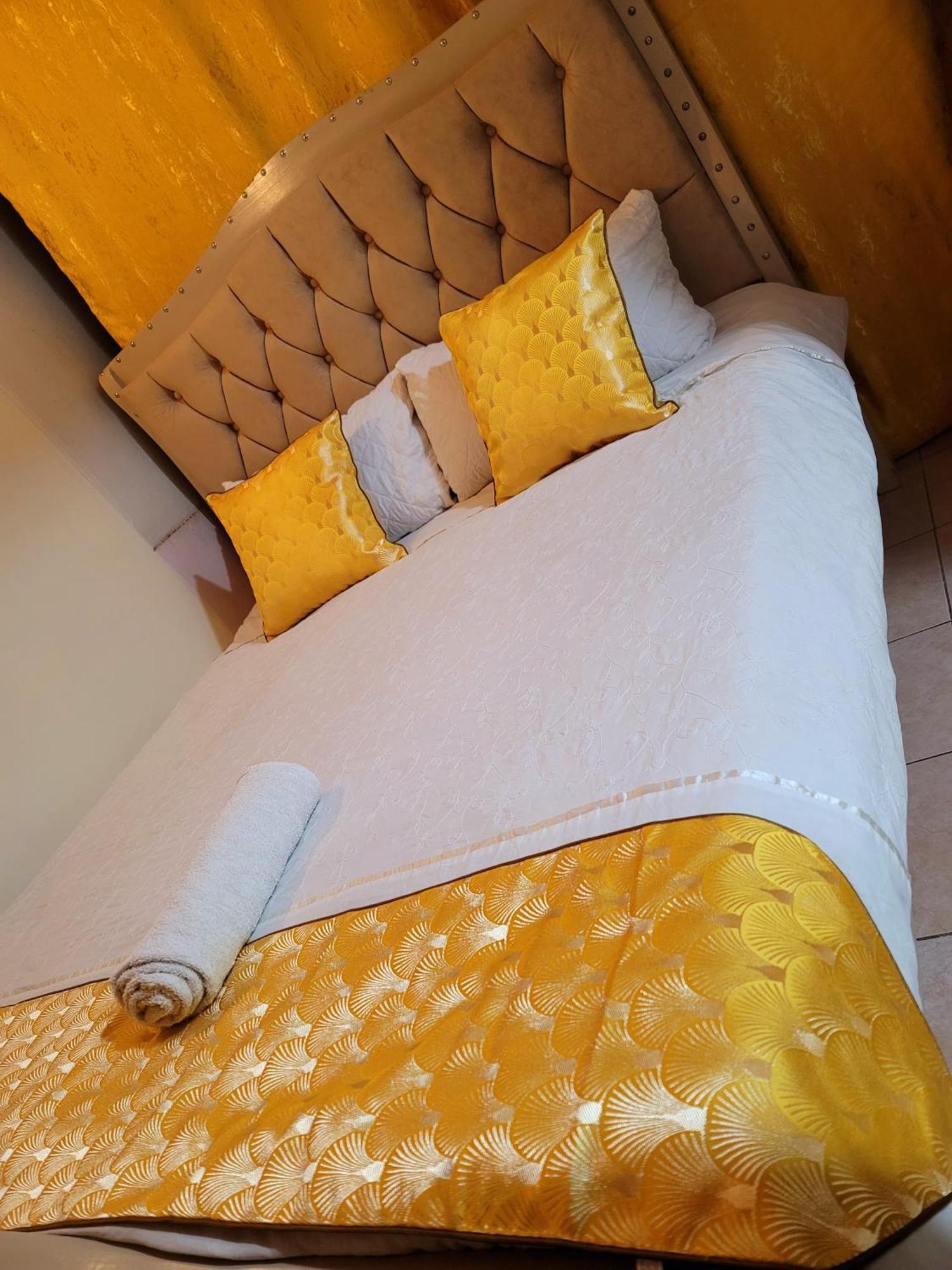 Deka Hotel Ngara Equity