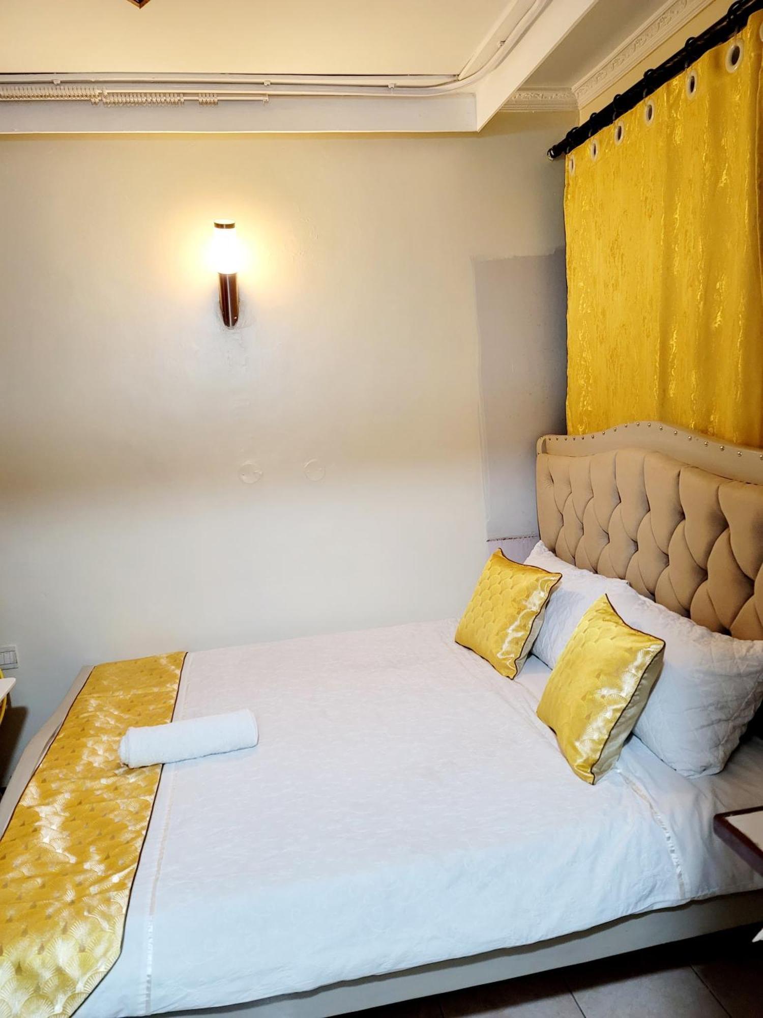Almasi Hotel