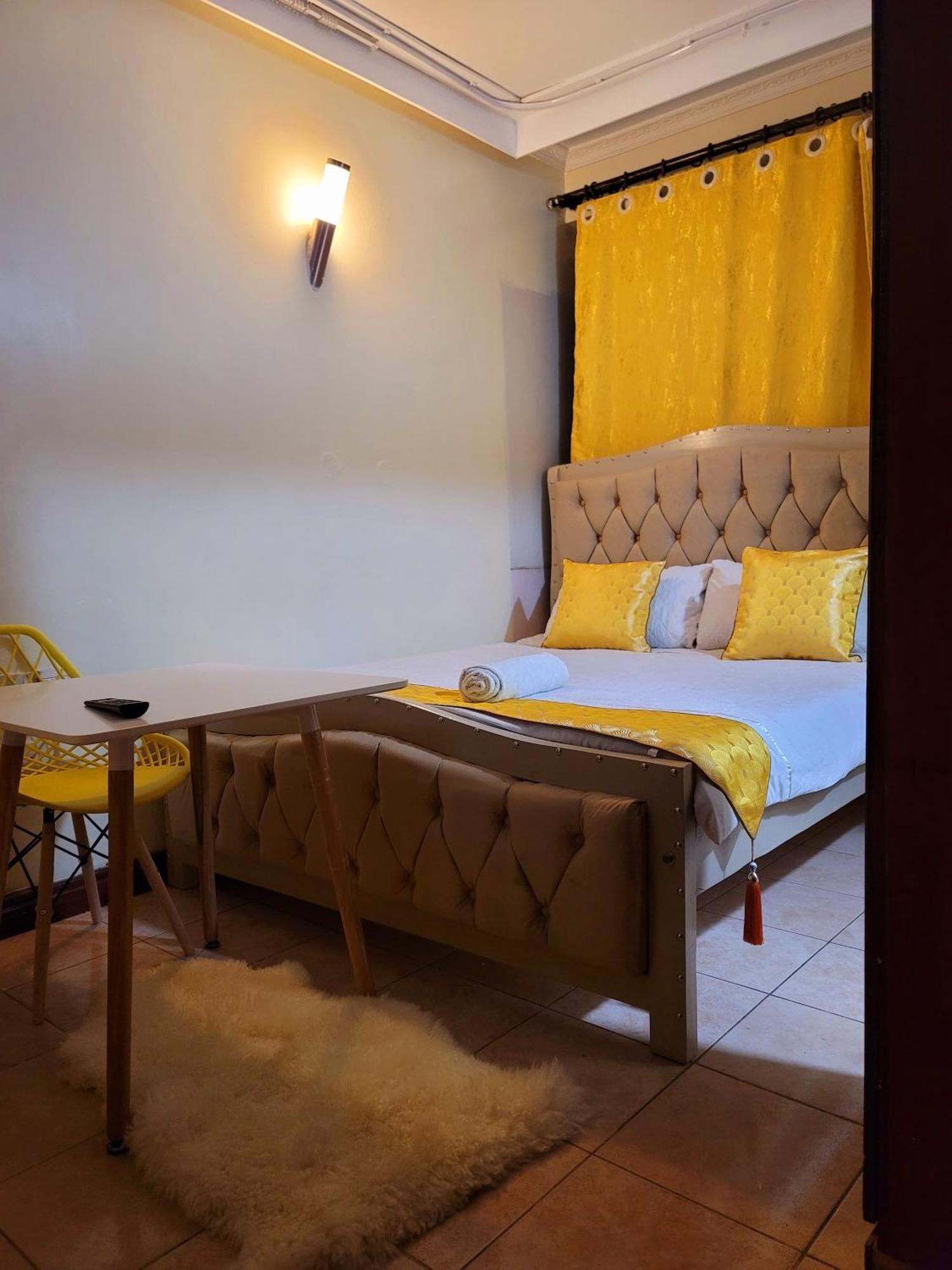 Almasi Hotel 3*