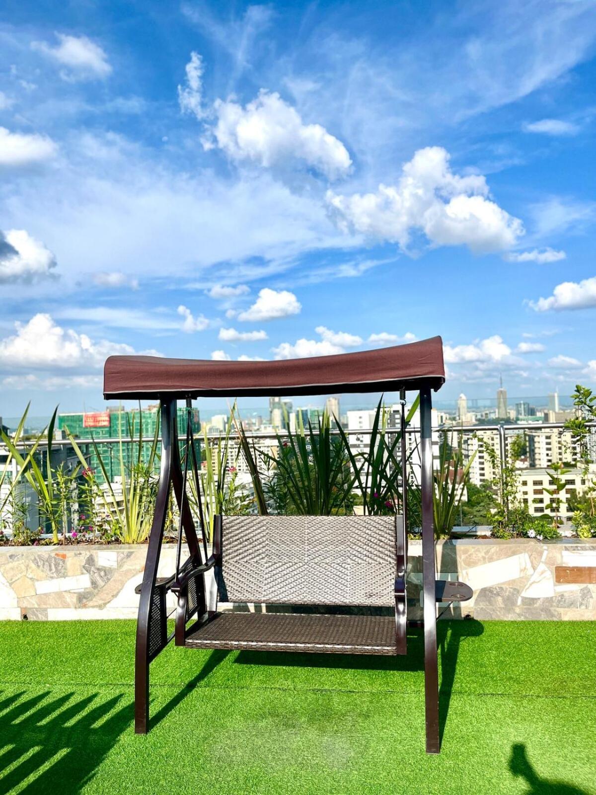 1 Bdr With Gym And Rooftop Bar In Kilimani Apartment