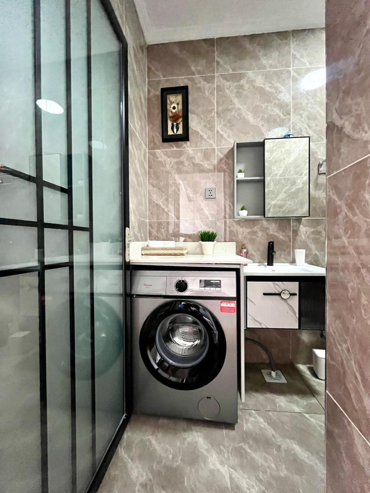 Apartment 1 Bdr With Gym And Rooftop Bar In Kilimani *