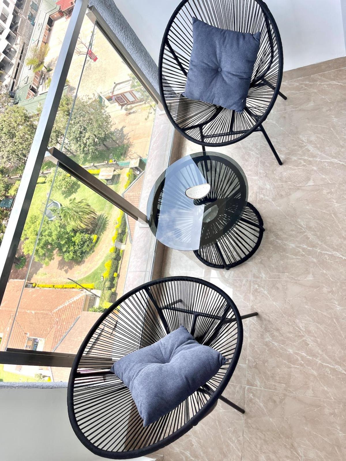 1 Bdr With Gym And Rooftop Bar In Kilimani
