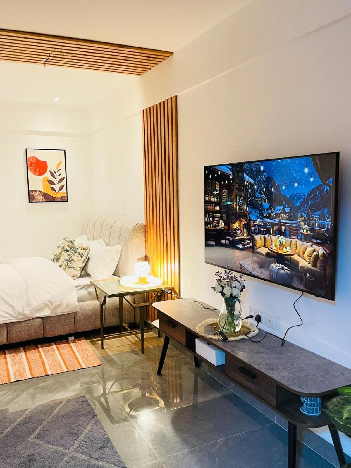 Cosy & Intimate In Riverside Apartment Nairobi