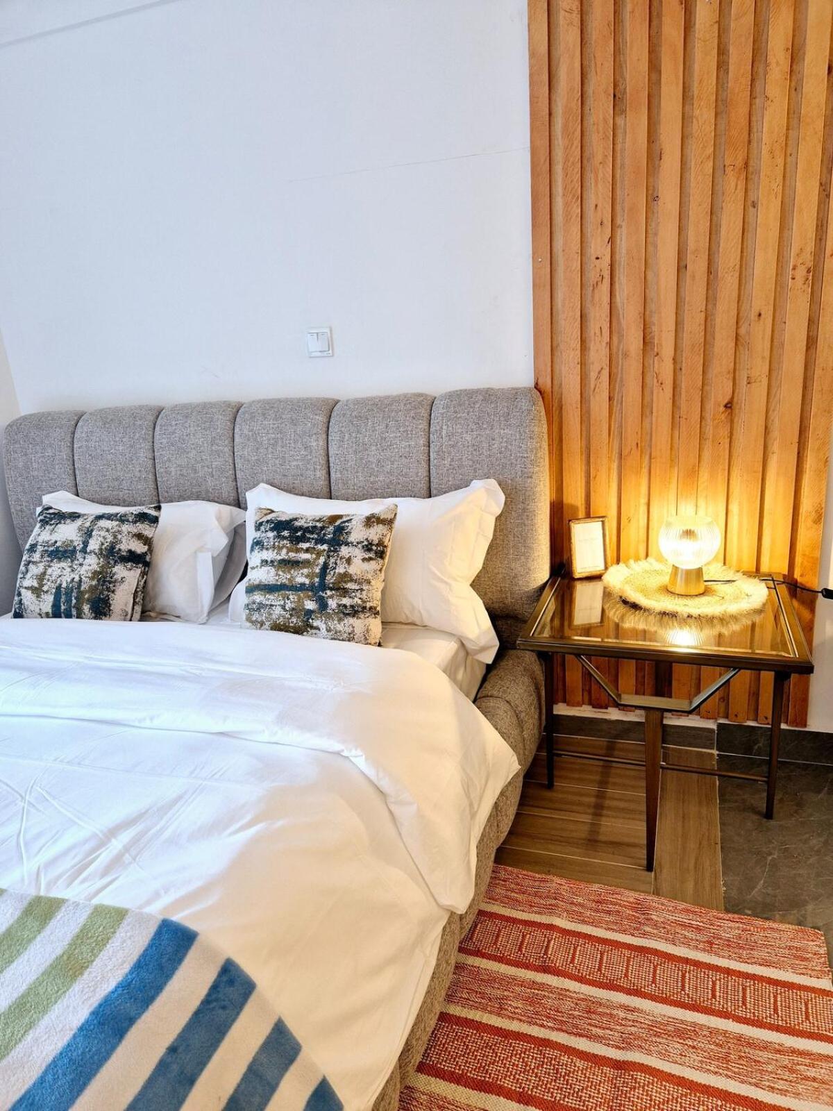 Cosy & Intimate In Riverside *