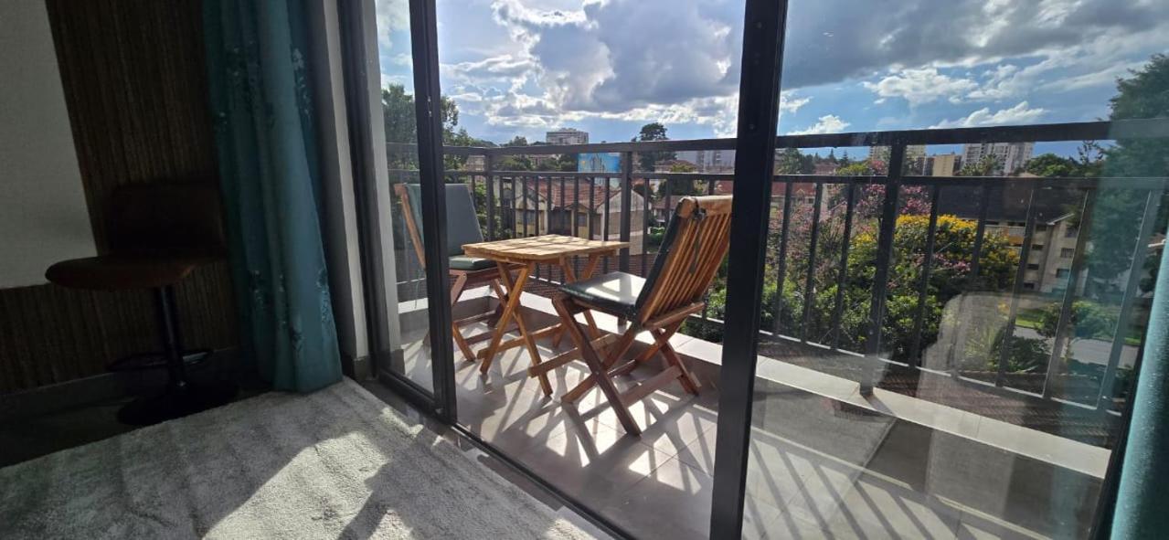 Oasis Kile- Modern 1-br, King Bed, Gym, Coffee Hse Apartment