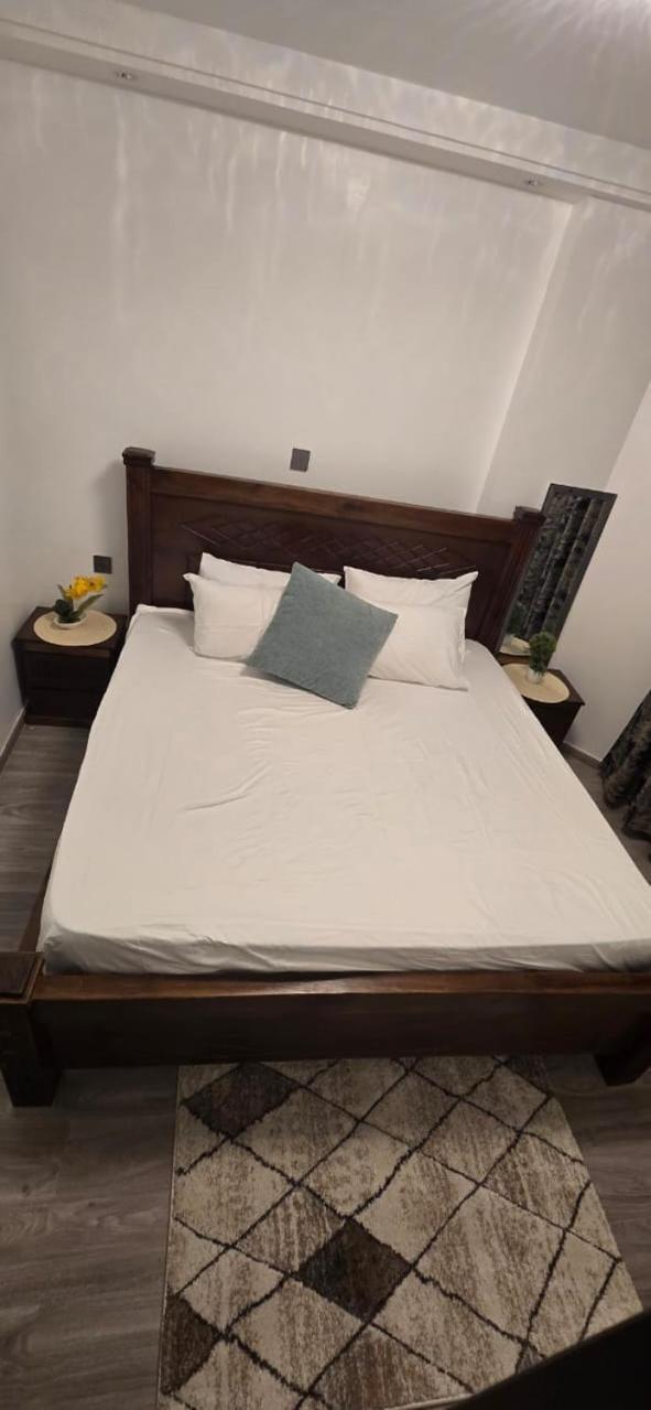 Oasis Kile- Modern 1-br, King Bed, Gym, Coffee Hse