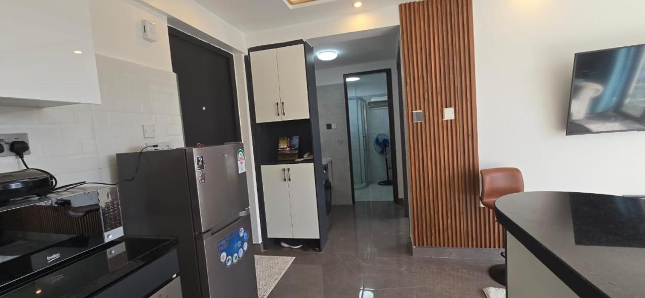 Oasis Kile- Modern 1-br, King Bed, Gym, Coffee Hse *