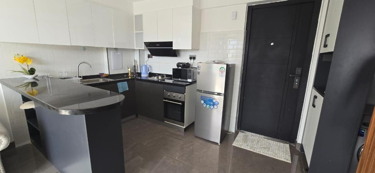 Apartment Oasis Kile- Modern 1-br, King Bed, Gym, Coffee Hse *