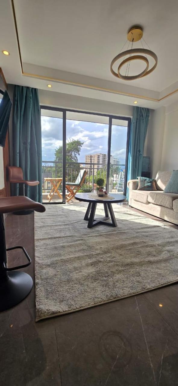 Apartment Oasis Kile- Modern 1-br, King Bed, Gym, Coffee Hse *
