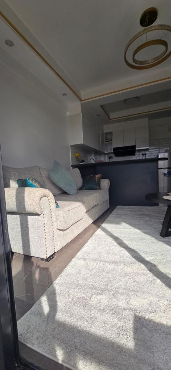 Oasis Kile- Modern 1-br, King Bed, Gym, Coffee Hse