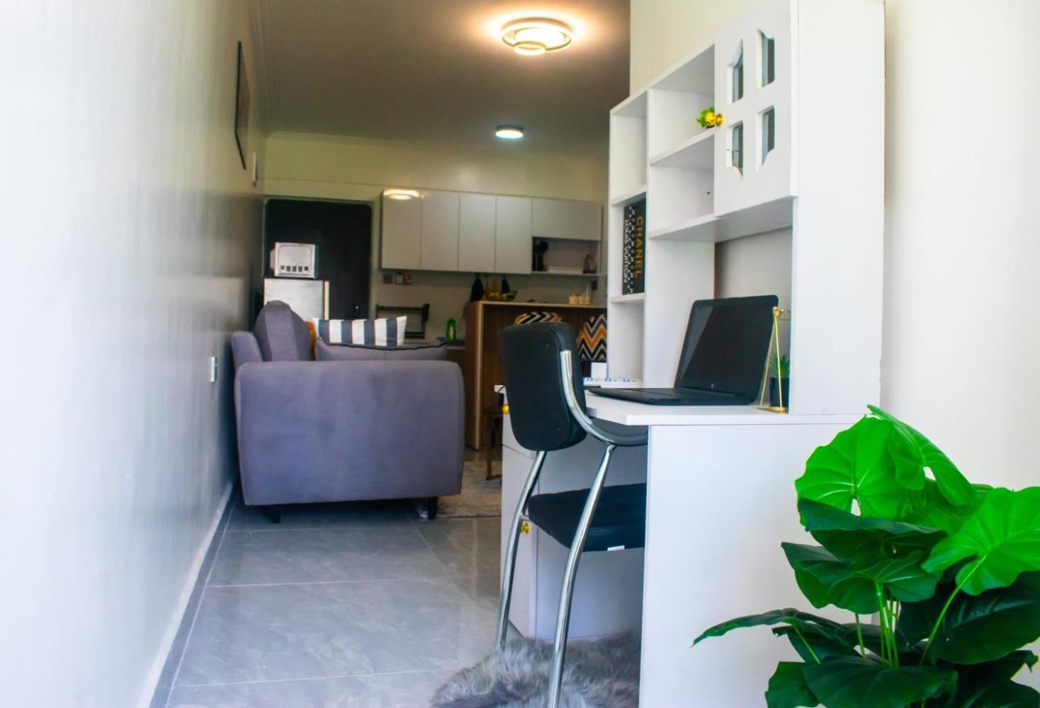 Modern & Cozy One Bedroom Apartment, Golden Mango Heights, 9th Floor Guest house