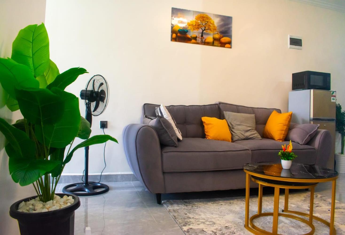 Modern & Cozy One Bedroom Apartment, Golden Mango Heights, 9th Floor Guest house