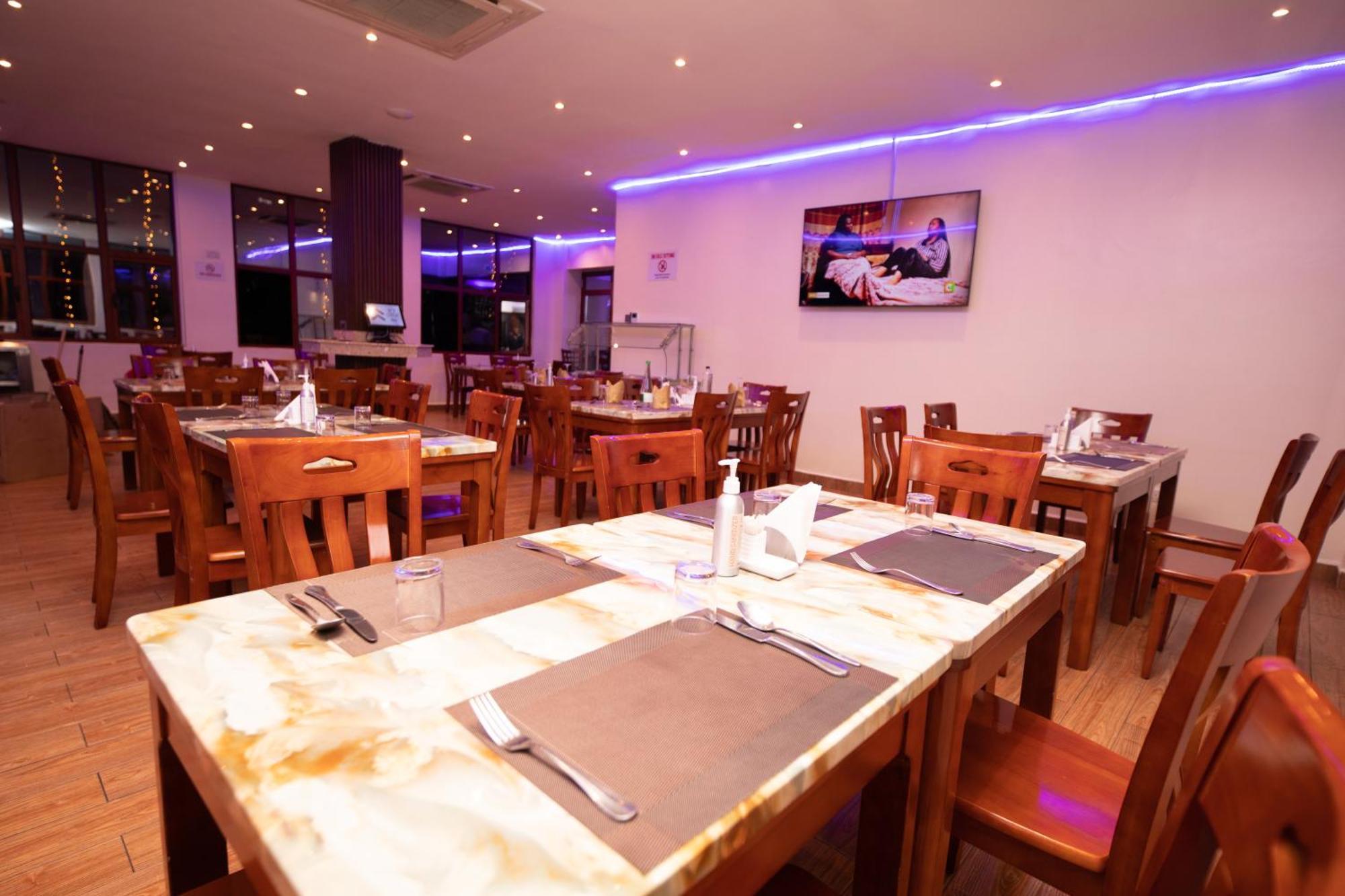 Hotel West Lerruat 4*