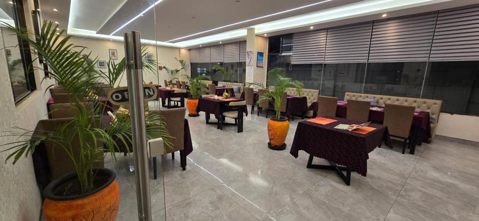 Apartment Oasis Kile- Modern 1-br, King Bed, Gym, Coffee Hse *