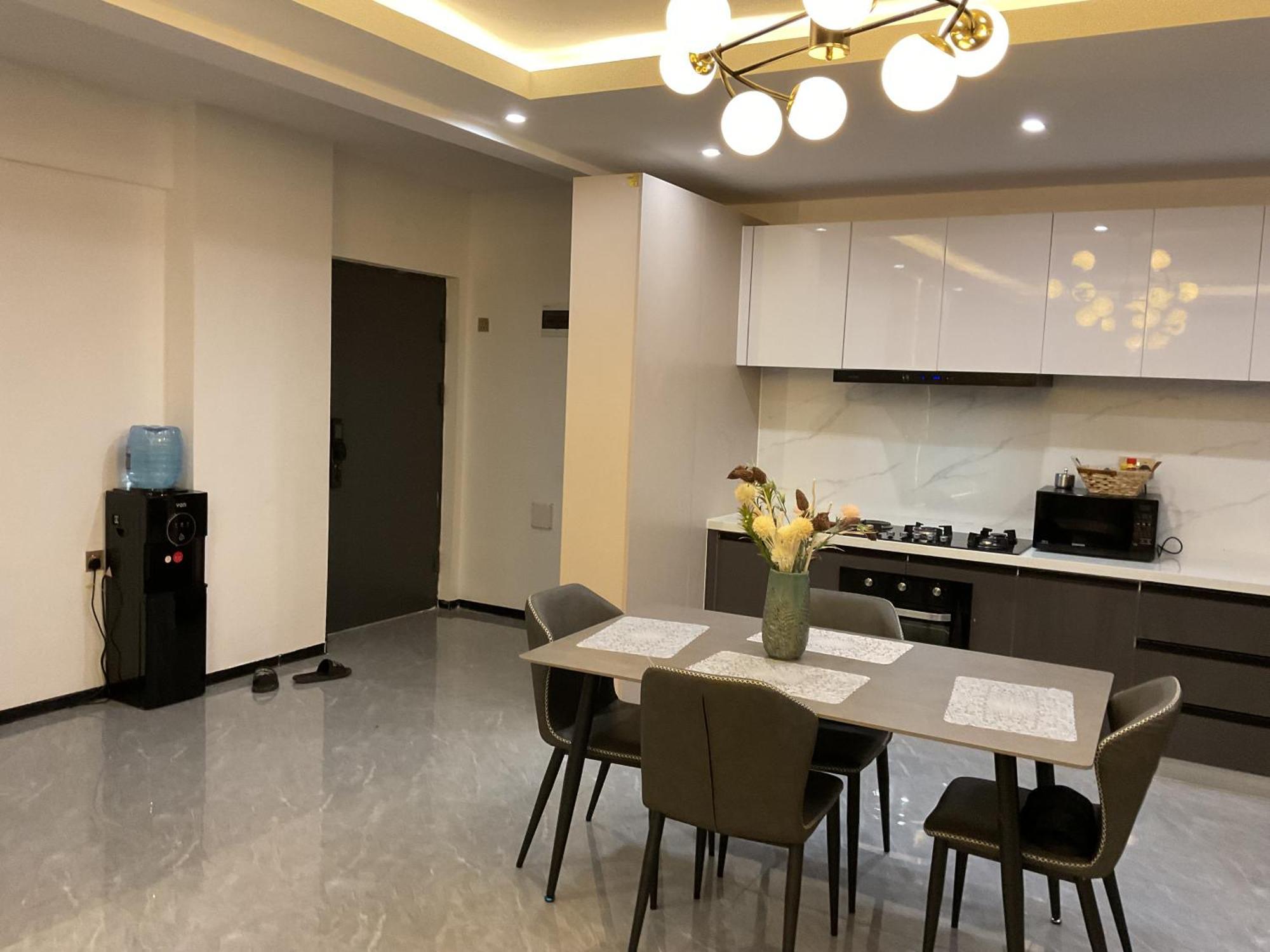 Nest & Rest Luxurious Homes Apartment *