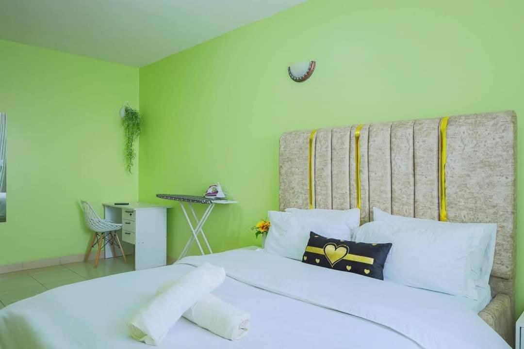 Garden Estate, Spacious And Luxurious One Bedroom *