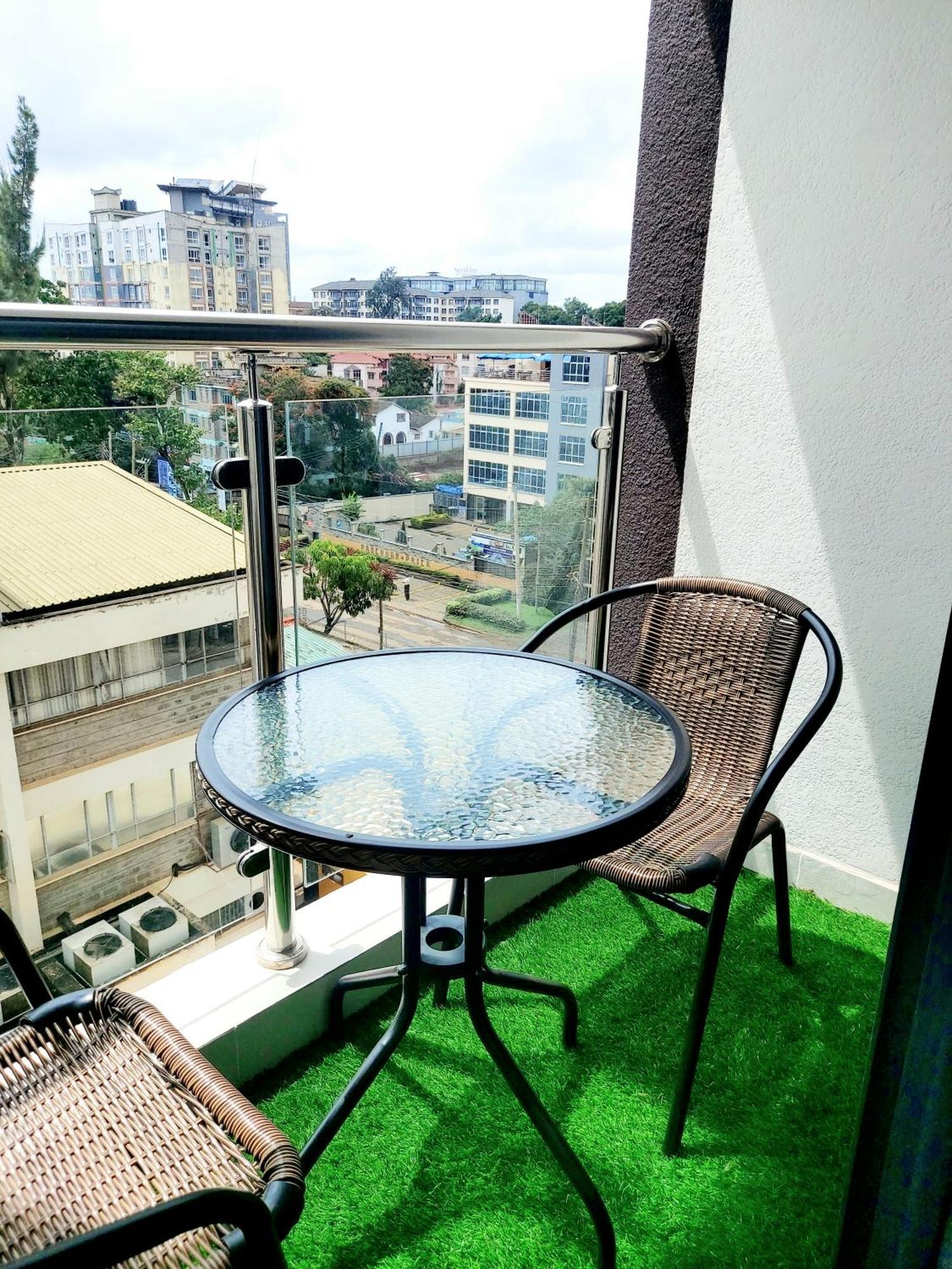 Luxury With Rooftop Swimming Pool And Gym In Westlands Apartment Nairobi