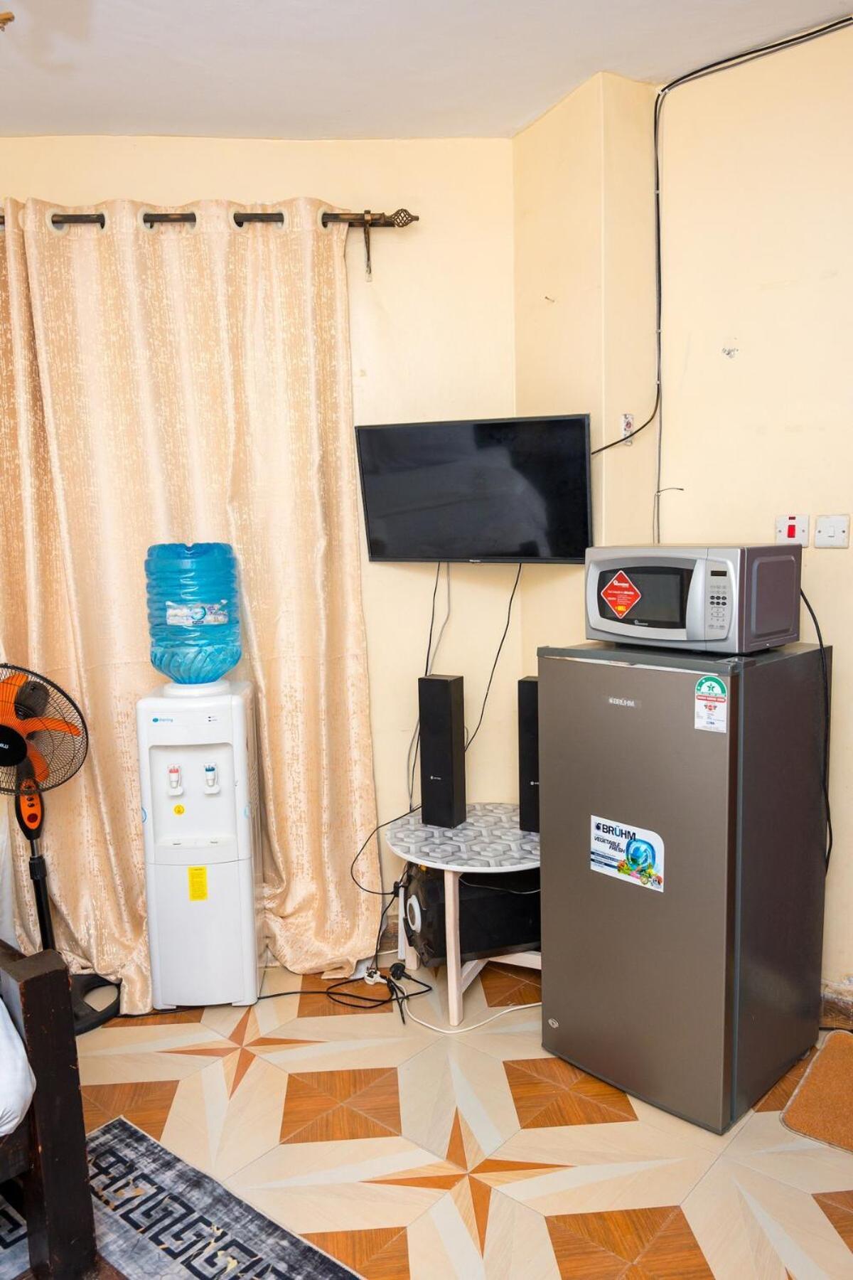 At Roybahn Heights Trm Gate H Apartment *