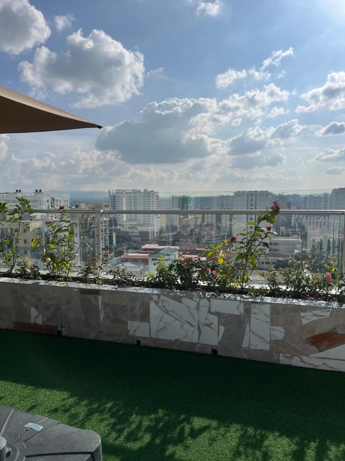 1 Bdr With Gym And Rooftop Bar In Kilimani Nairobi