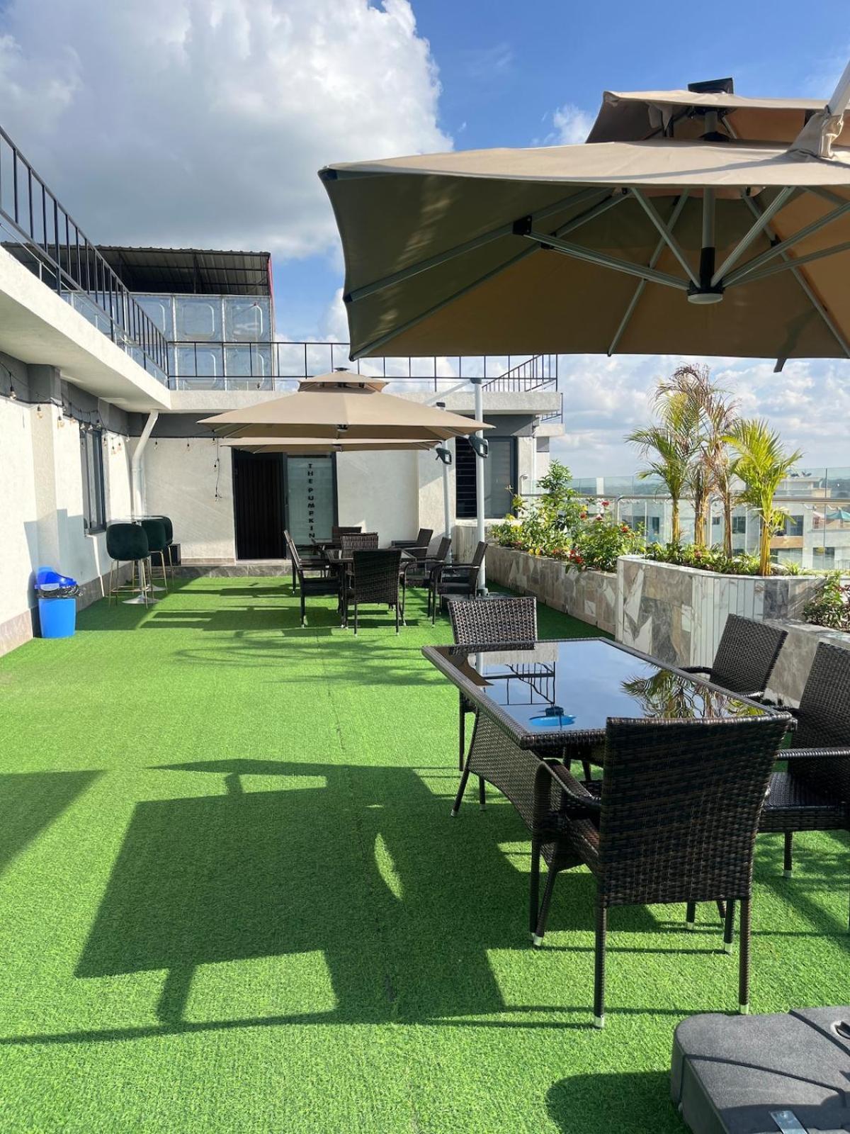 1 Bdr With Gym And Rooftop Bar In Kilimani