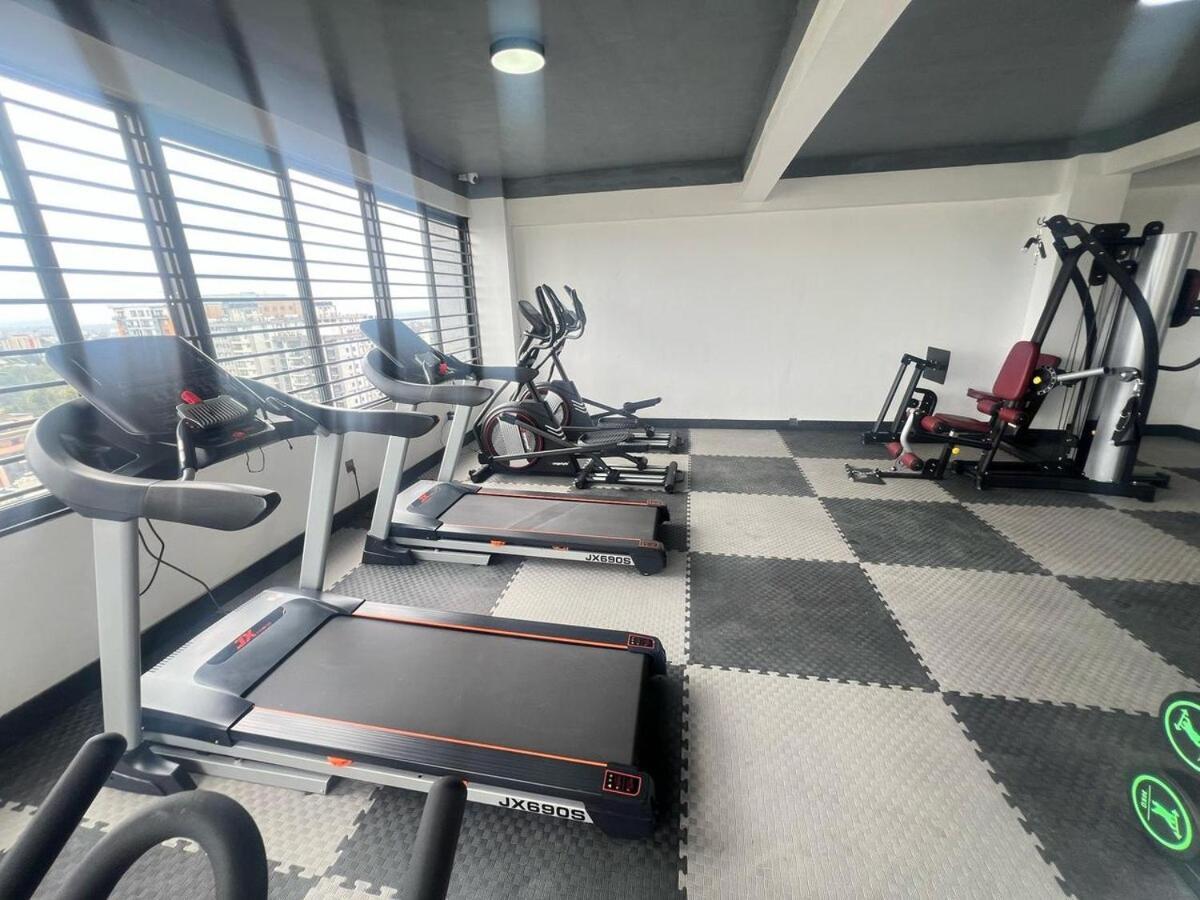 1 Bdr With Gym And Rooftop Bar In Kilimani Apartment