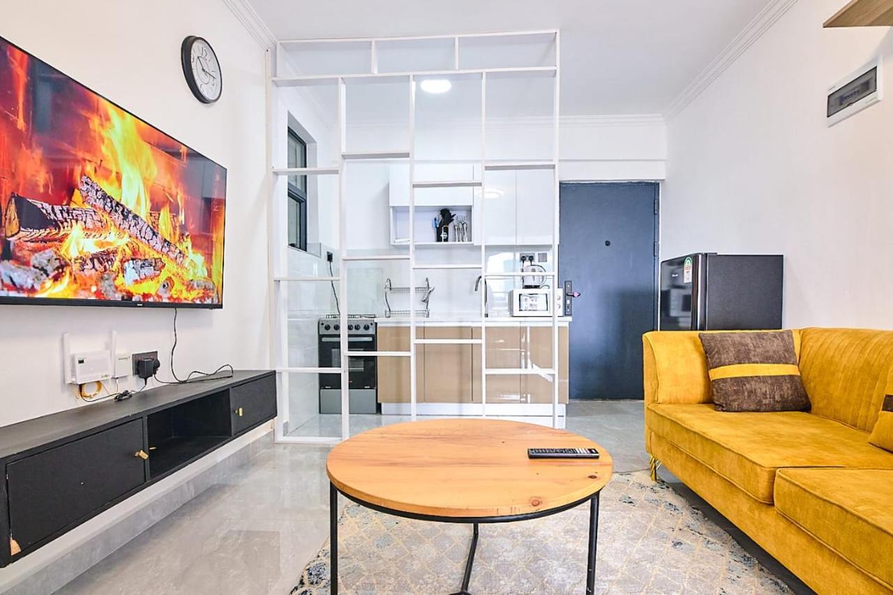 Apartment Golden Mango Heights *