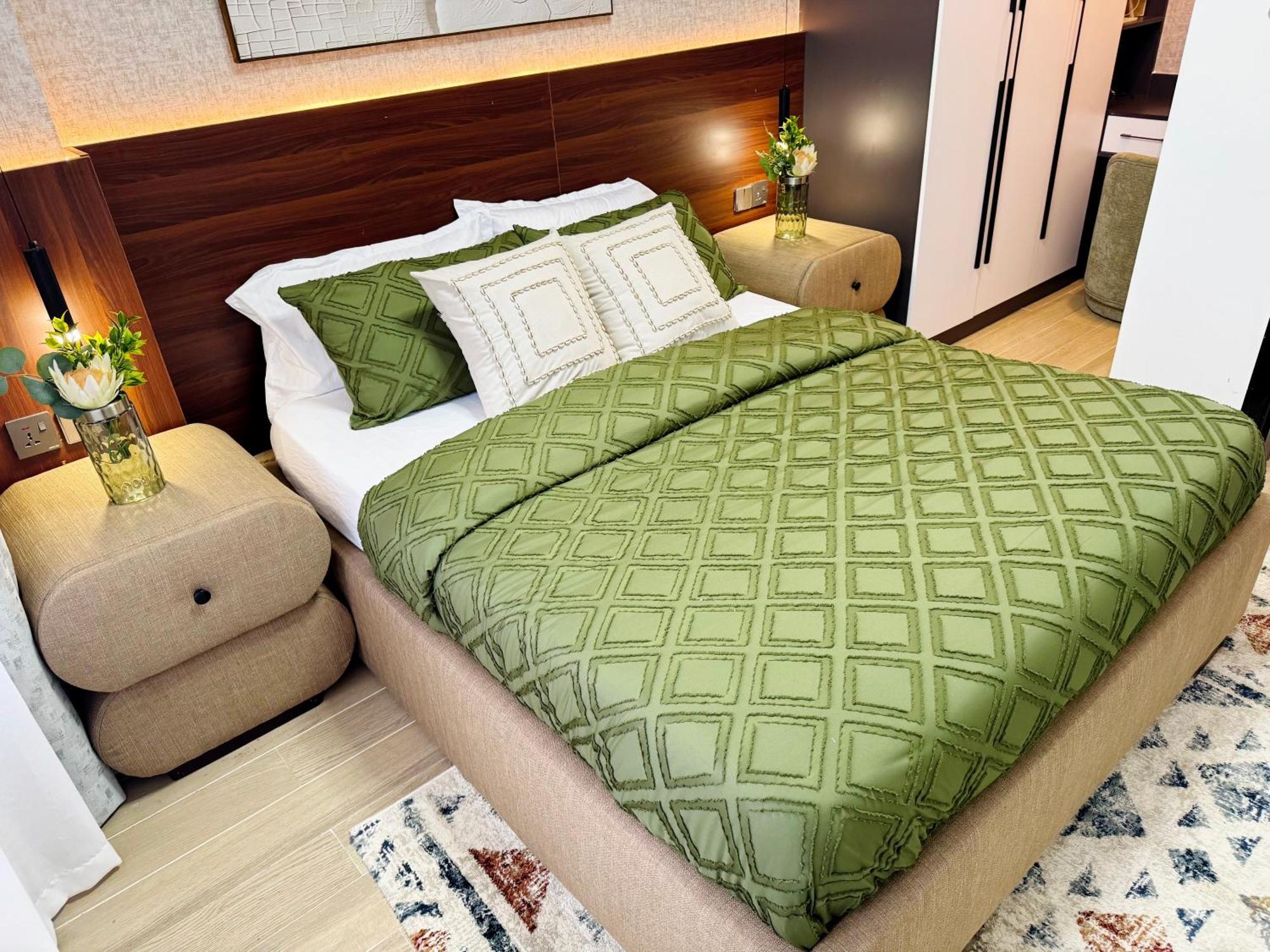 Executive 1 Bedroom Near National Park Apartment *