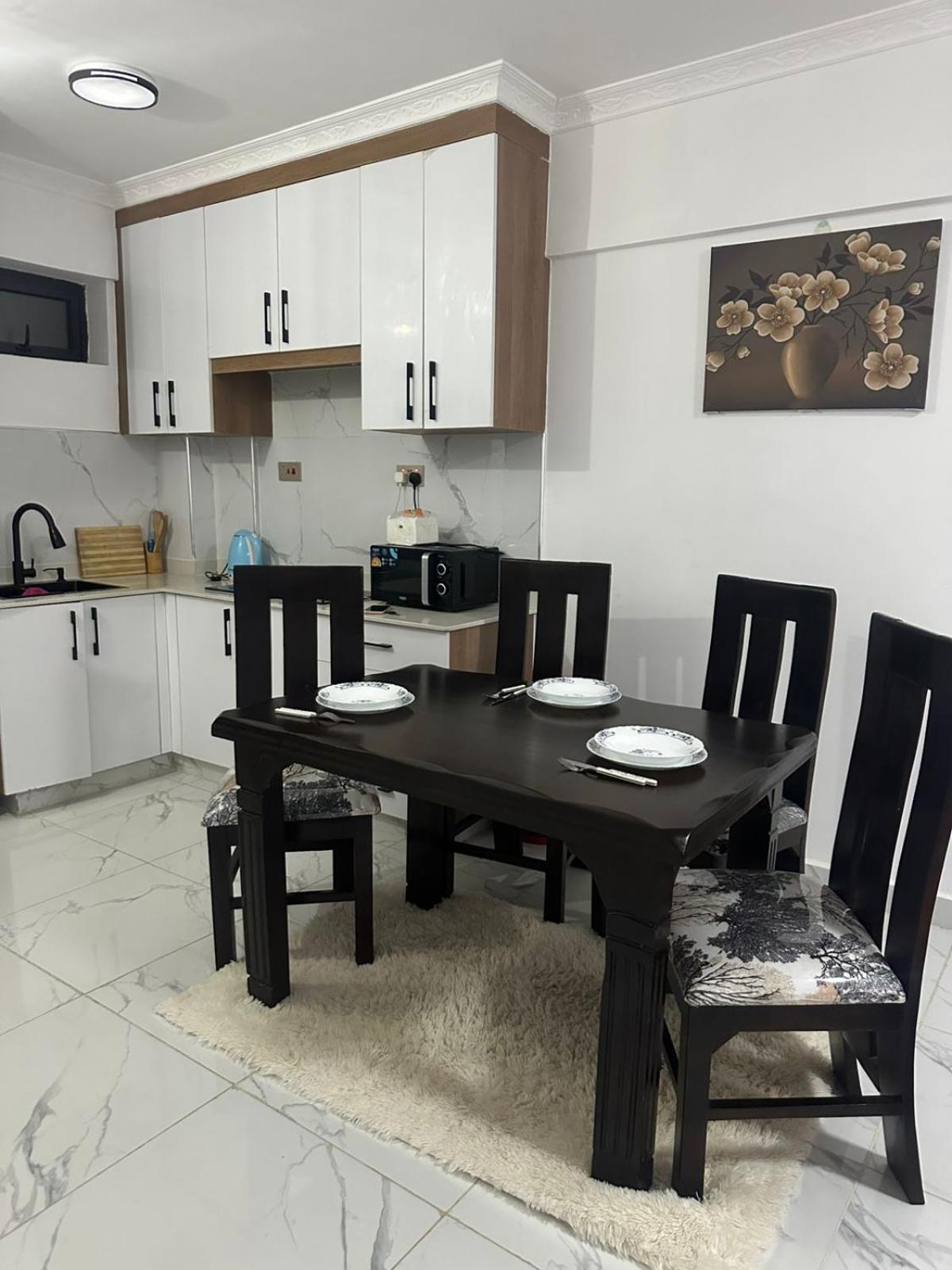 Joy's Luxury Homes Apartment *