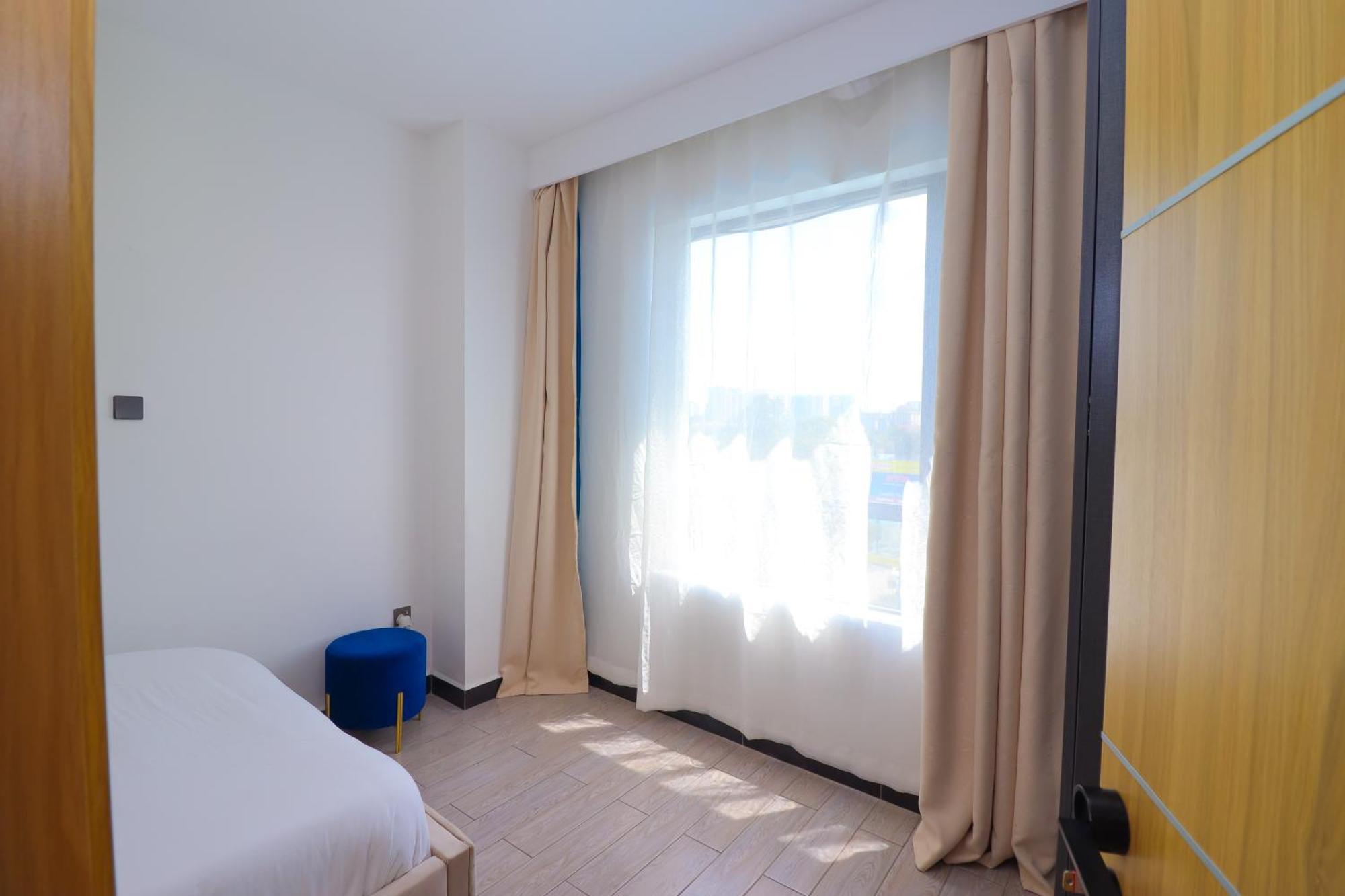 His & Hers Furnished 3 Bedroom In Kilimani,staroot Residency *