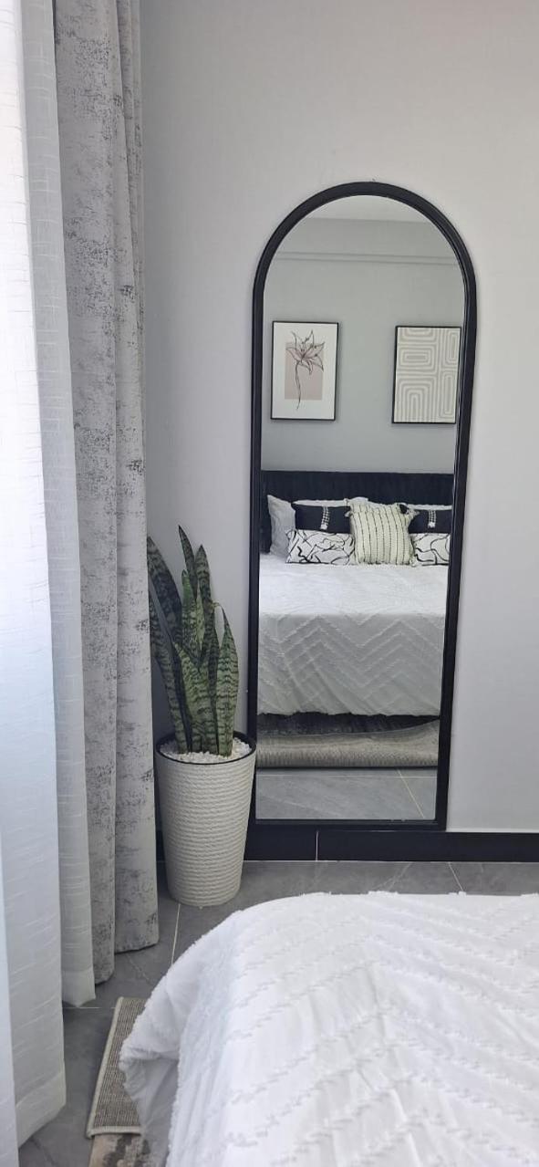 Apartment Cozy Two Bedroom In Kilimani,
