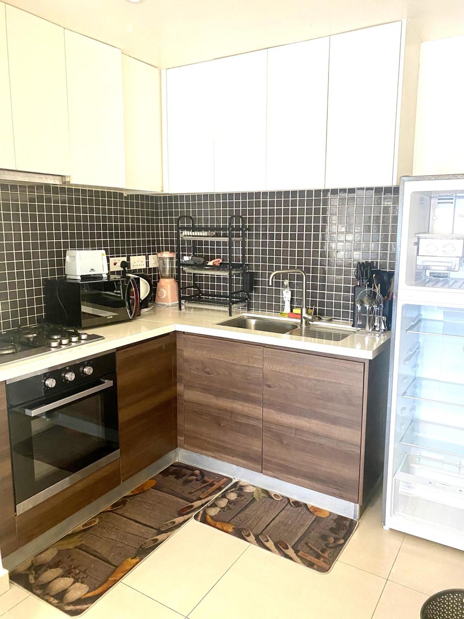 Apartment Luxurious One Bedroom Apartment, Kilimani-nairobi Kenya By Sana Sana Nairobi