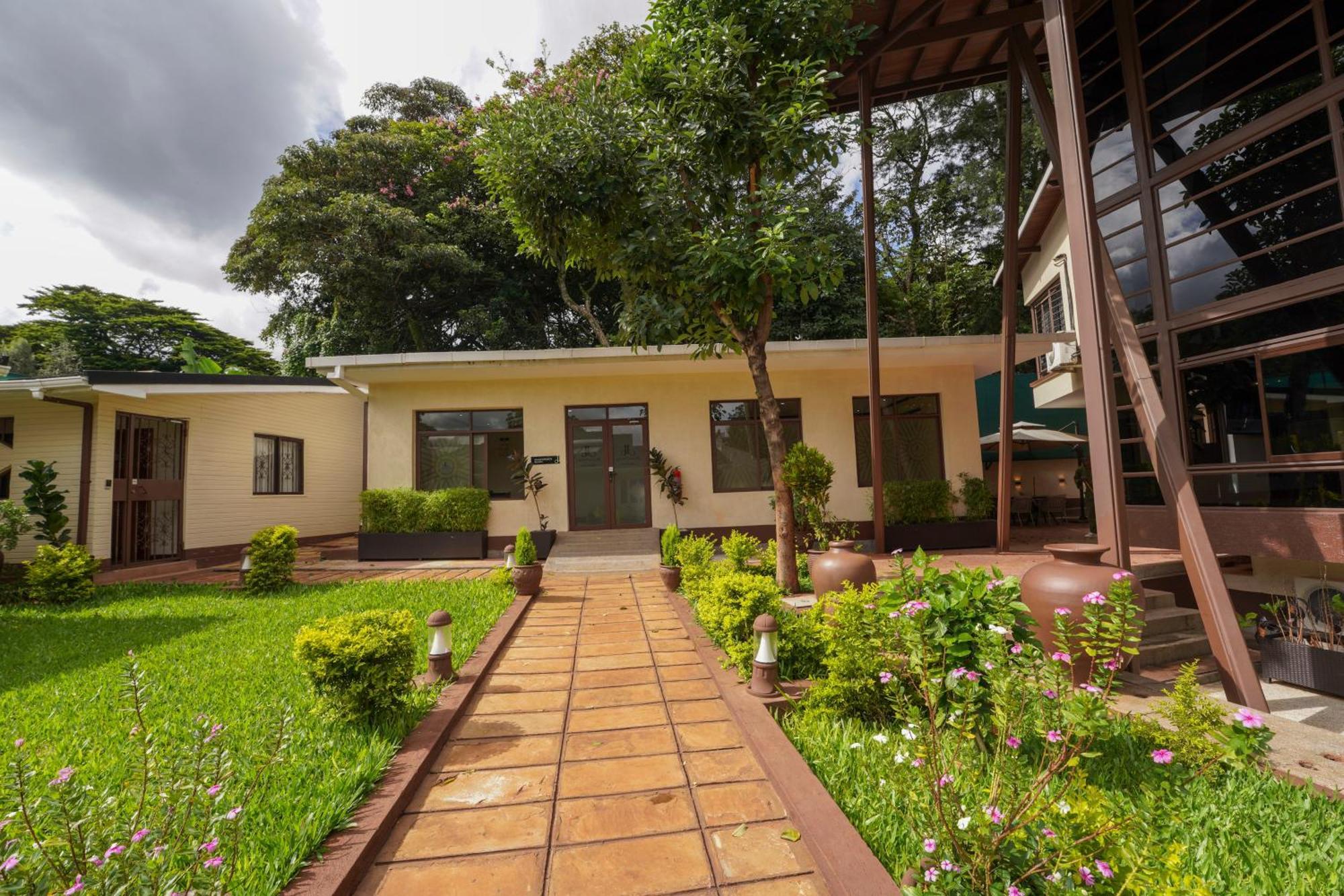 Light Gigiri 4* Nairobi