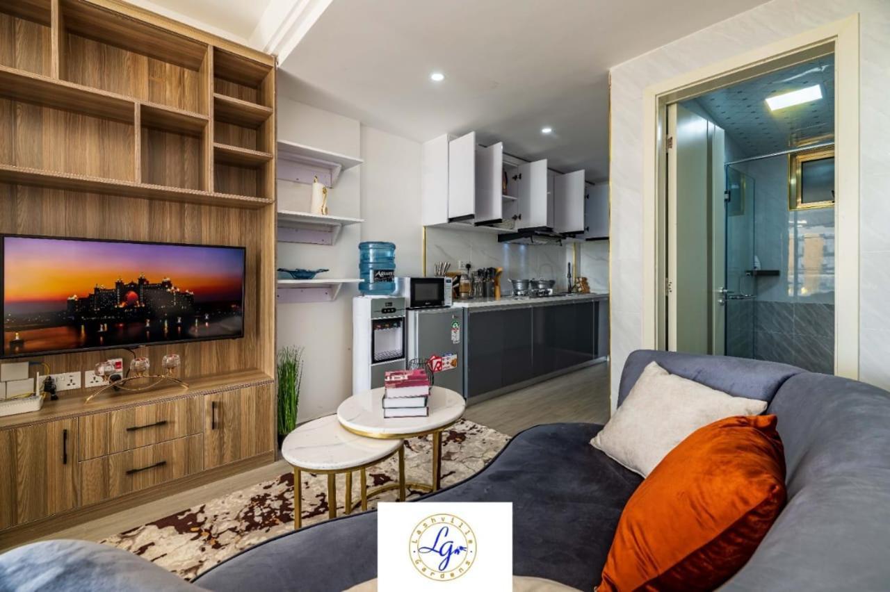 Classy Executively Furnished In Kilimani With High End Facilities And Close Proximity To Major Shopping Malls *