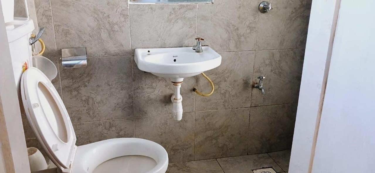 Sky Homes Close Proximity To Jkia Airport Apartamento *