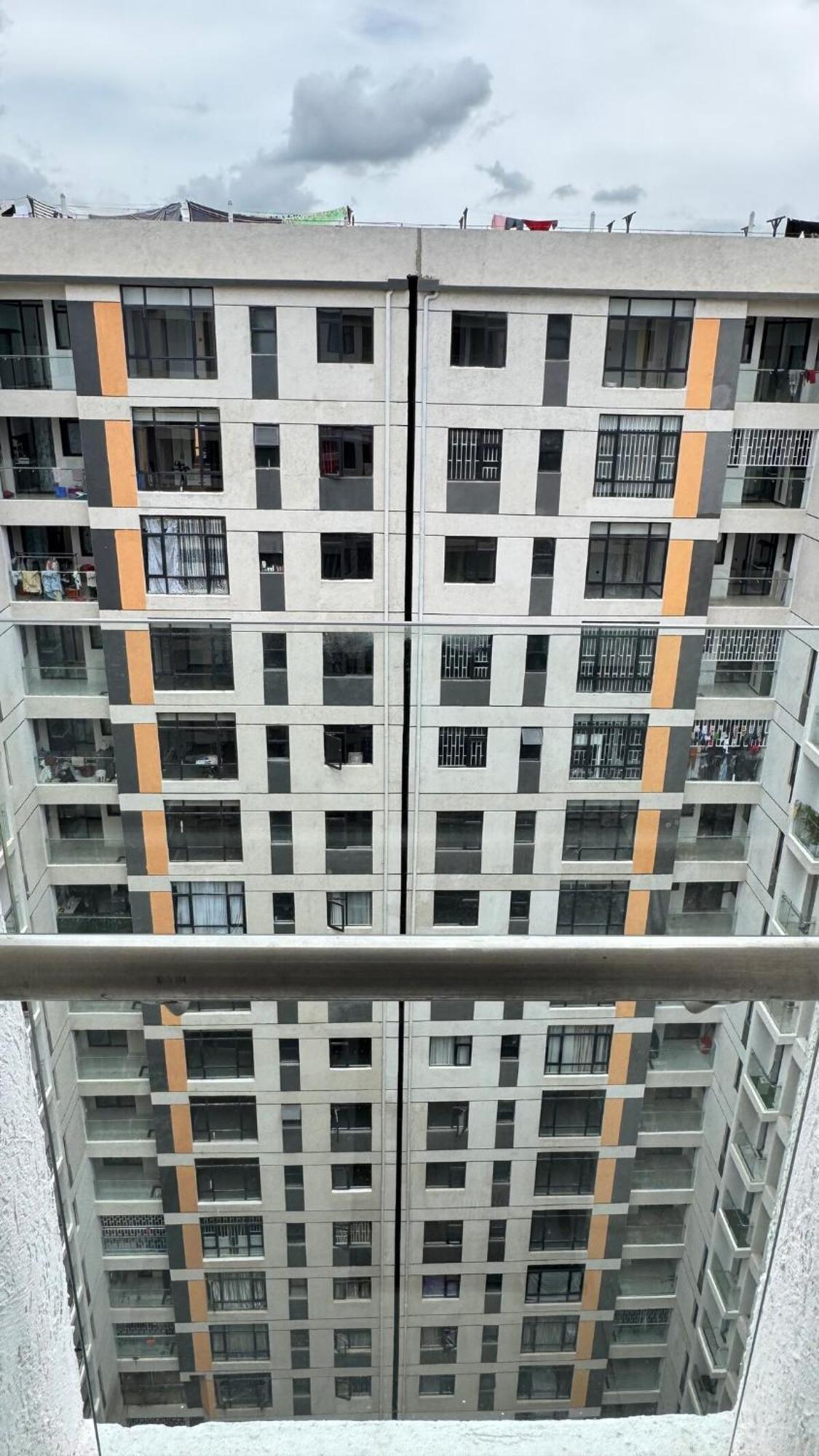Apartment Modern 1br In Kilimani Wifi,netflix,free Parking,near Yaya Center Nairobi