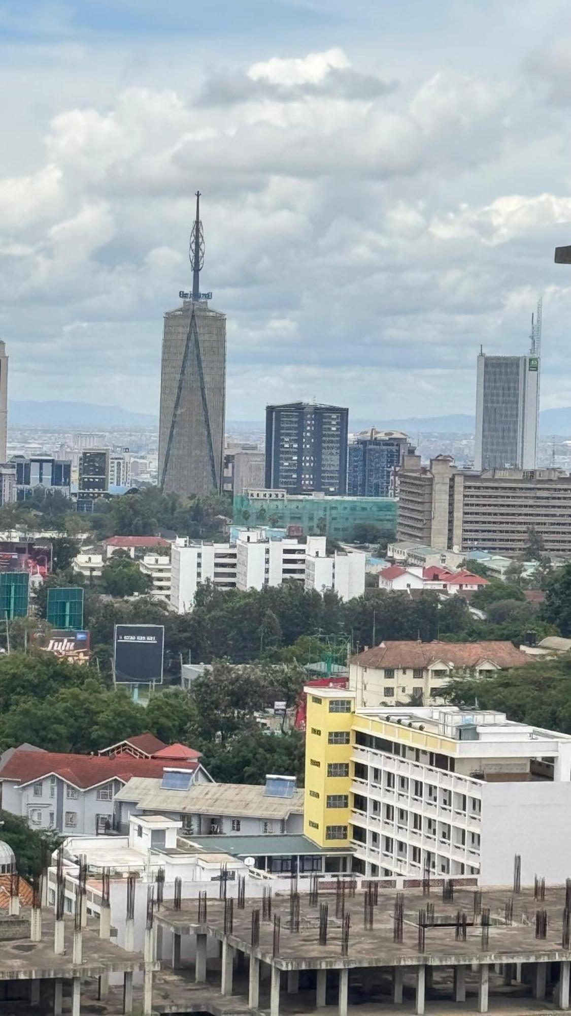Modern 1br In Kilimani Wifi,netflix,free Parking,near Yaya Center * Nairobi