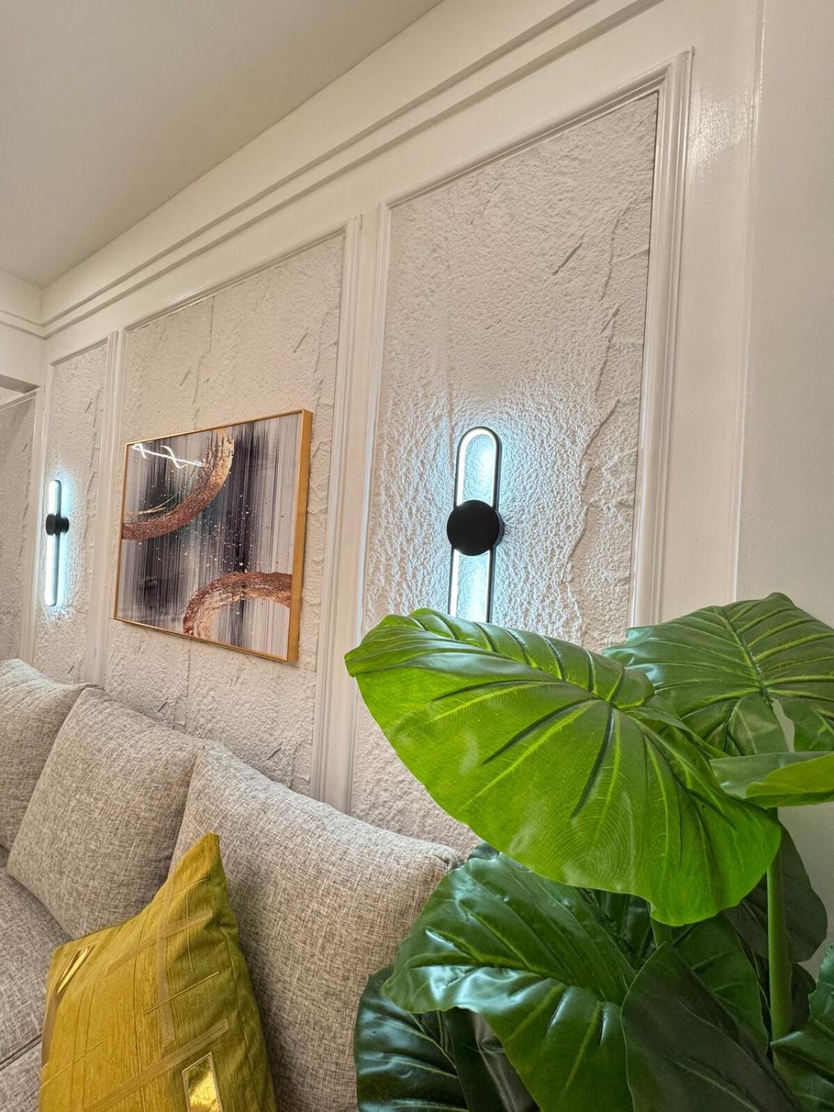 Experience Luxury In 2 Bedrooms Apartment