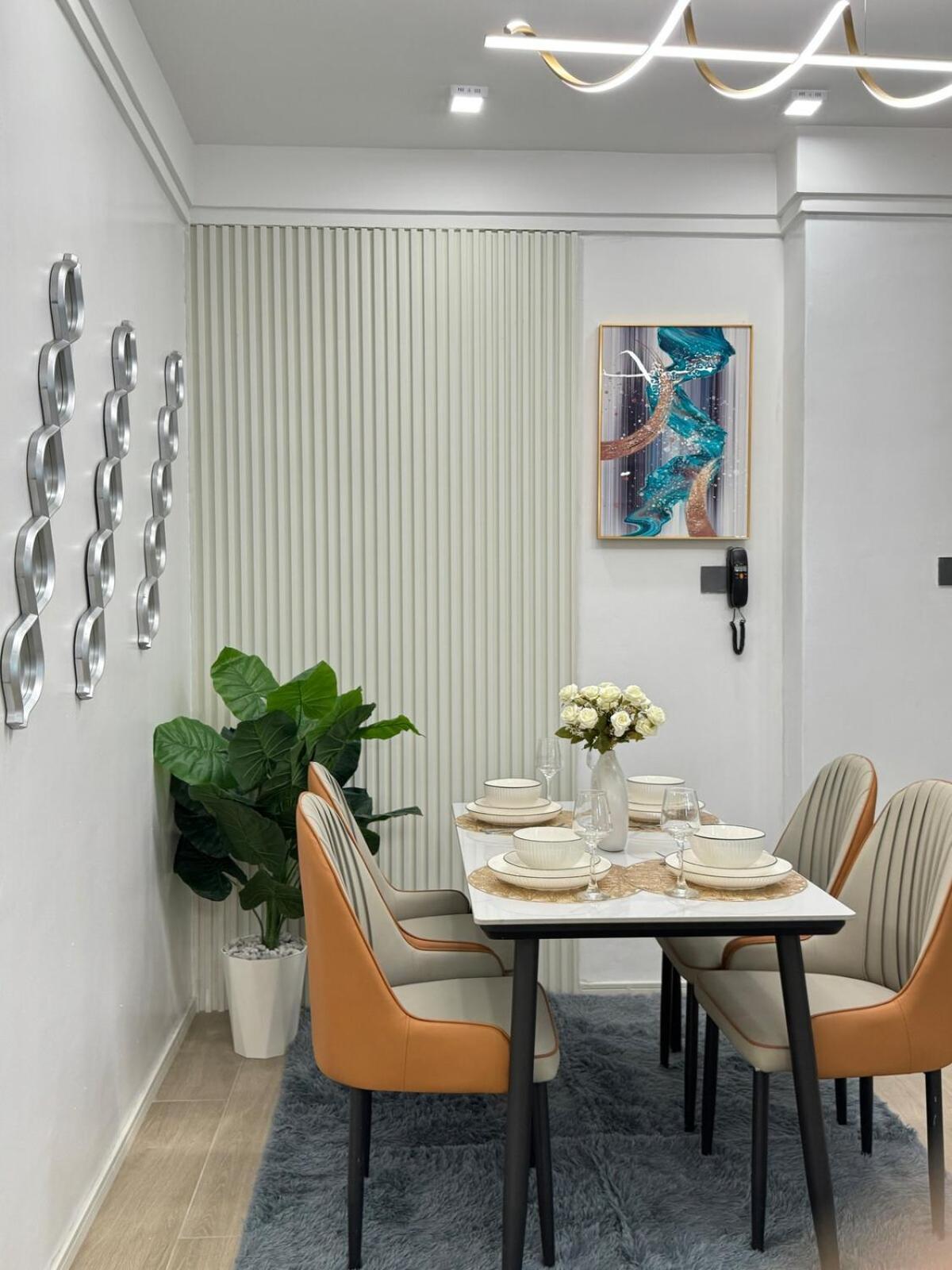 Experience Luxury In 2 Bedrooms