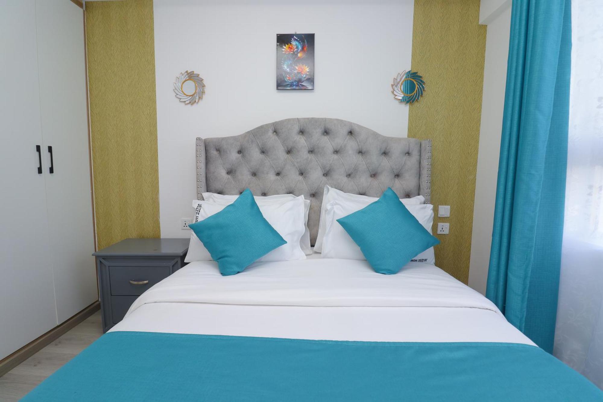 2 Bedroom Skyview Retreat At Goldpark Homes By Lulu Homes Apartment *