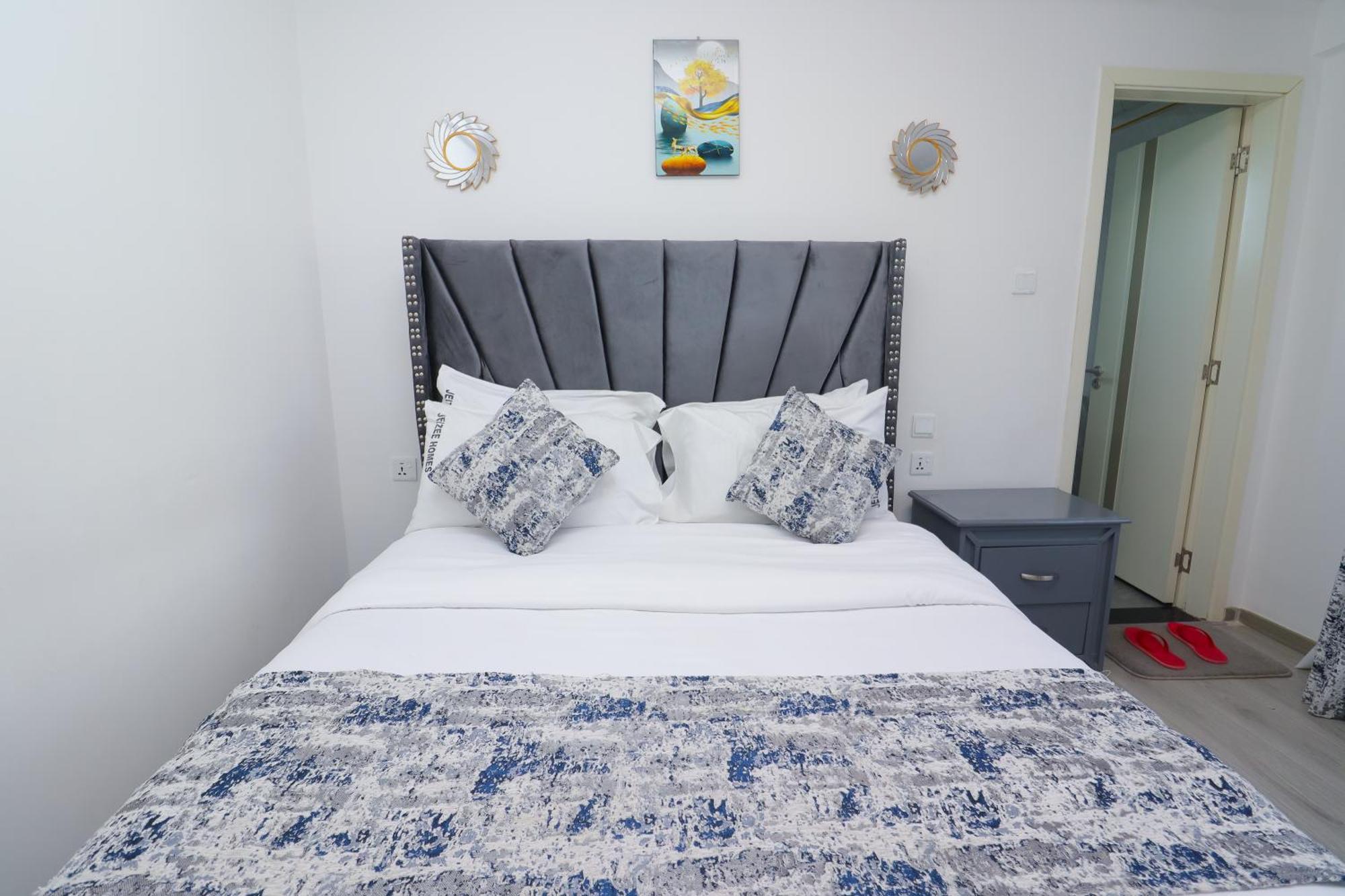 Apartment 2 Bedroom Skyview Retreat At Goldpark Homes By Lulu Homes *