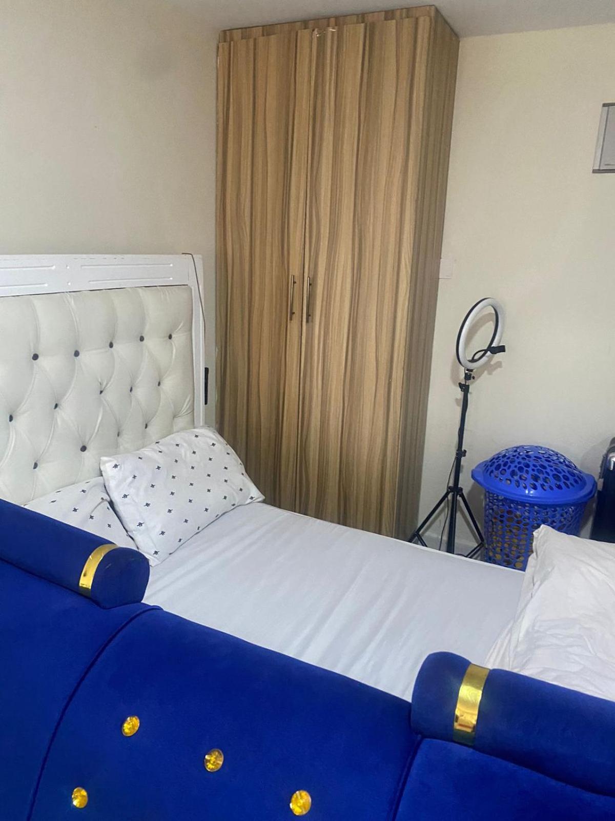 Asat Complex Capsule hotel *